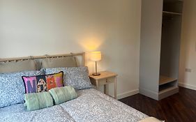 Spacious Battersea Rooms And Apartments